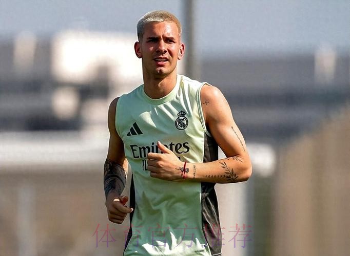 7M晚报-热刺签18岁韩国边锋 前皇马门将被捕