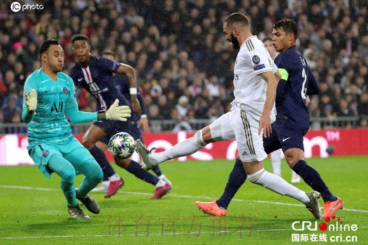 欧超杯-皇马2-0法兰克福夺冠!本泽马阿拉巴破门